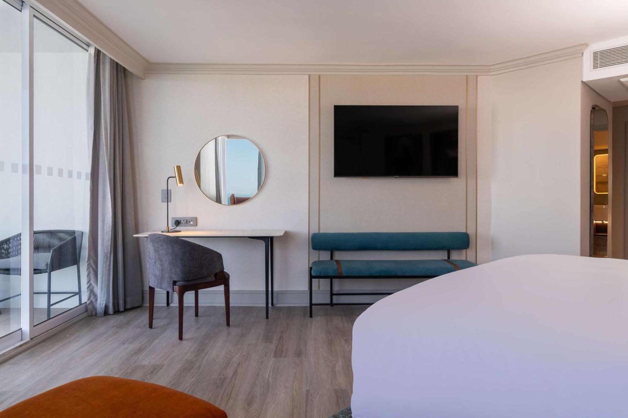 Collection Premium Room - Balcony and Marina View